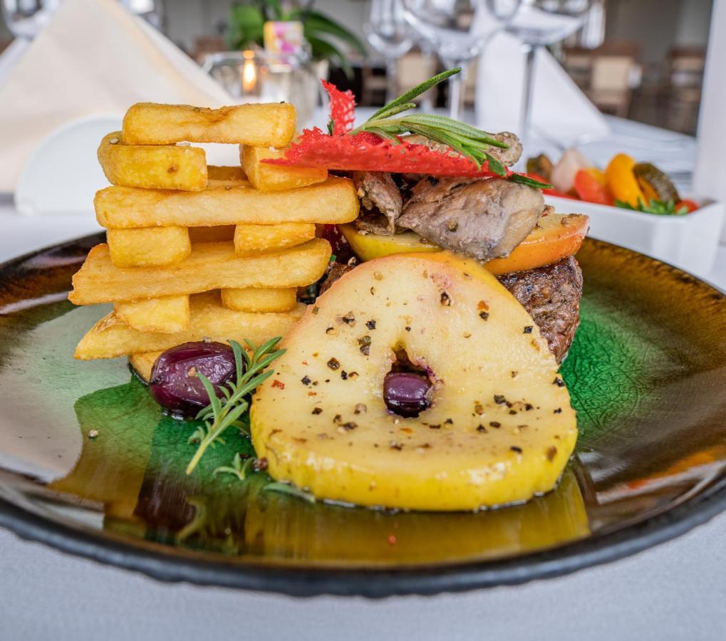 Boutique Odyseja & Spa Ciechocinek Dış mekan fotoğraf A plate of food