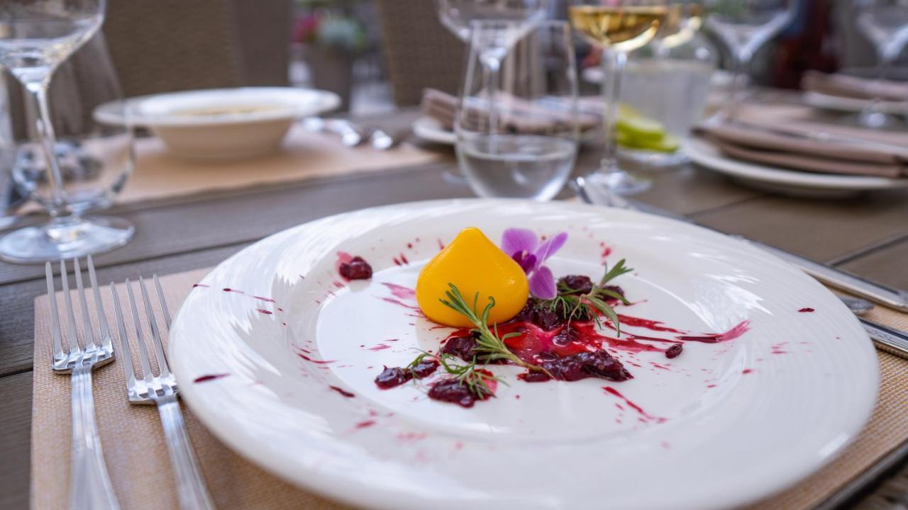Boutique Odyseja & Spa Ciechocinek Dış mekan fotoğraf A plate of food