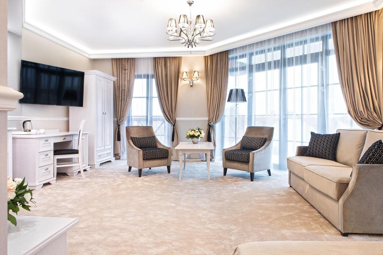 Boutique Odyseja & Spa Ciechocinek Dış mekan fotoğraf A suite at the hotel